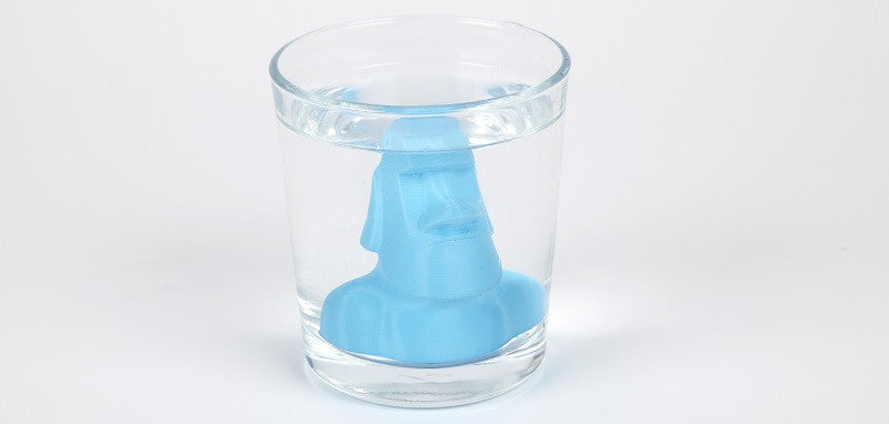 PVA dissolving in water around this Moai 3D print